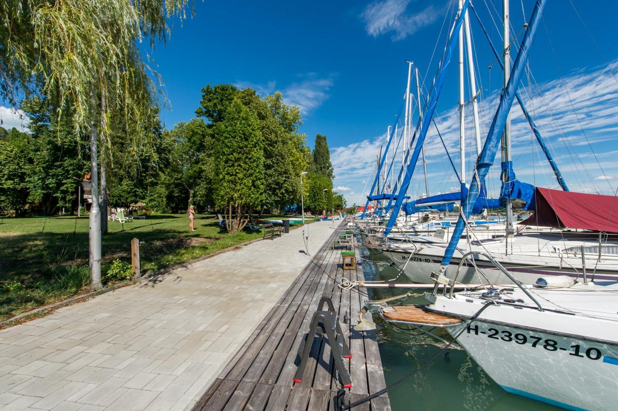 Tihany Yacht Club Hotel Exterior foto