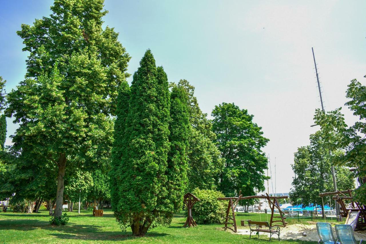 Tihany Yacht Club Hotel Exterior foto